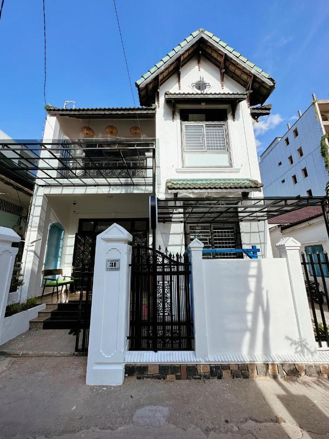 Under The Sun Homestay Hue Bagian luar foto